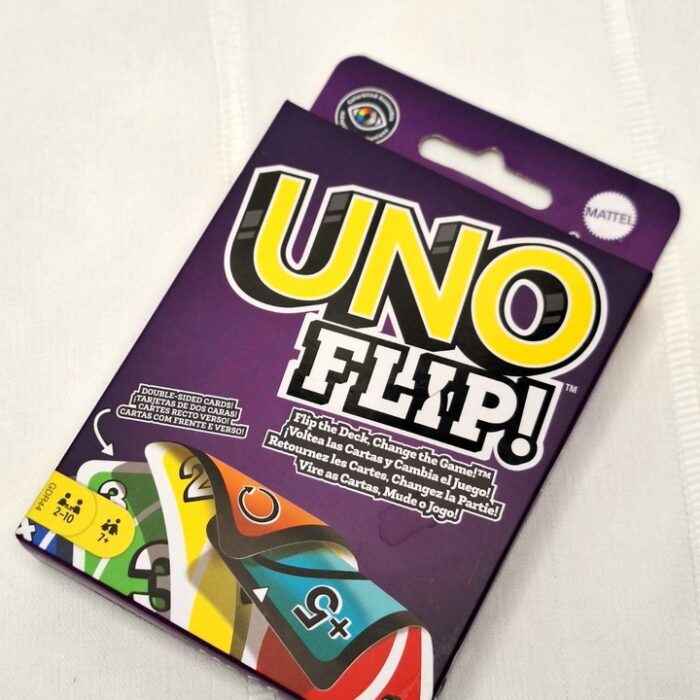 UNO FLIP! DOUBLE SIDED CARD GAME 7+ (GDR44)